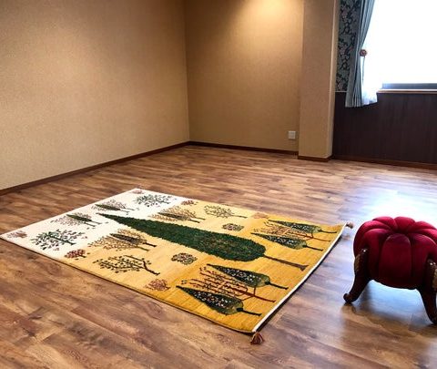 納品事例 福山市エブリイ様邸(ギャッベ アンティーク家具)