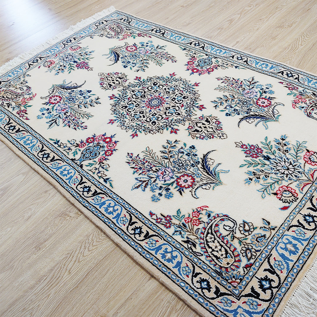 ペルシャ絨毯 イラン ナイン産<br>玄関マットサイズ 138×92