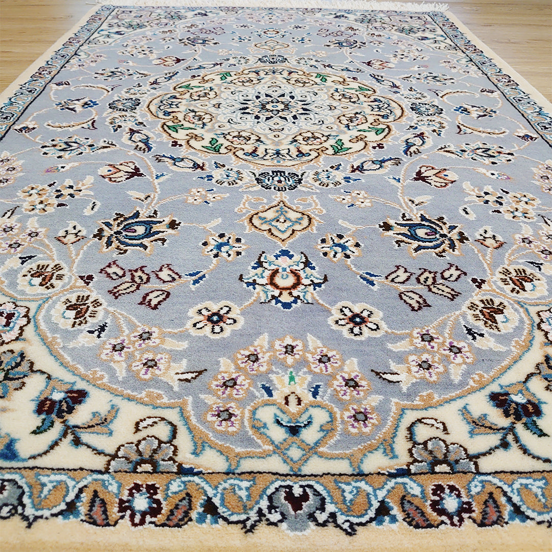 ペルシャ絨毯 イラン ナイン産<br>玄関マットサイズ 121×79