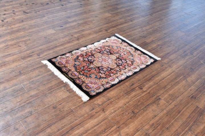 ペルシャ絨毯 イラン<br> クム産 90✕62<br>【商品番号: 8665】