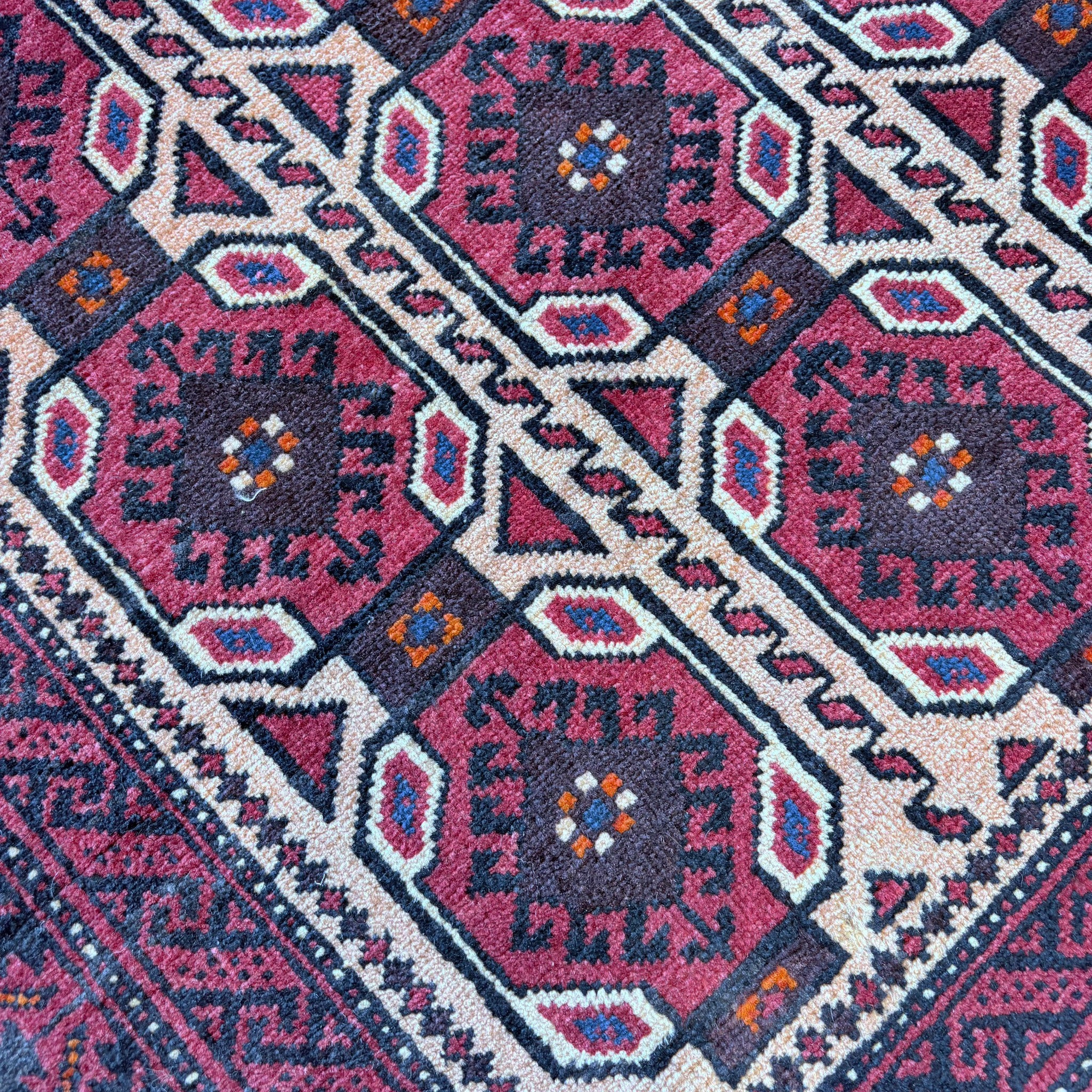 トライバルラグ<br>イラン産 バルーチ<br>リビングサイズ 194×100