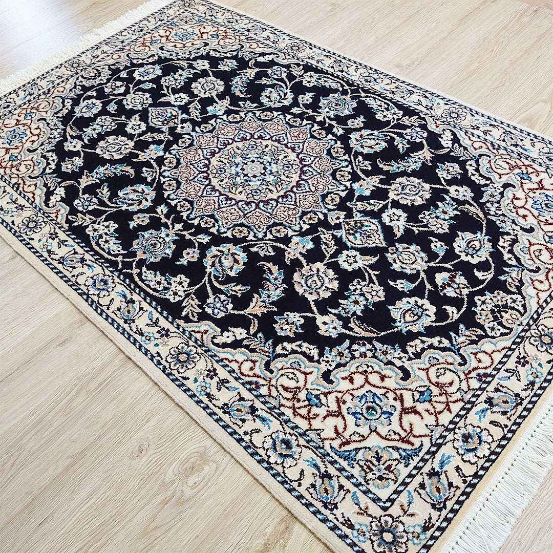 ペルシャ絨毯 イラン ナイン産<br>玄関マットサイズ 120×80