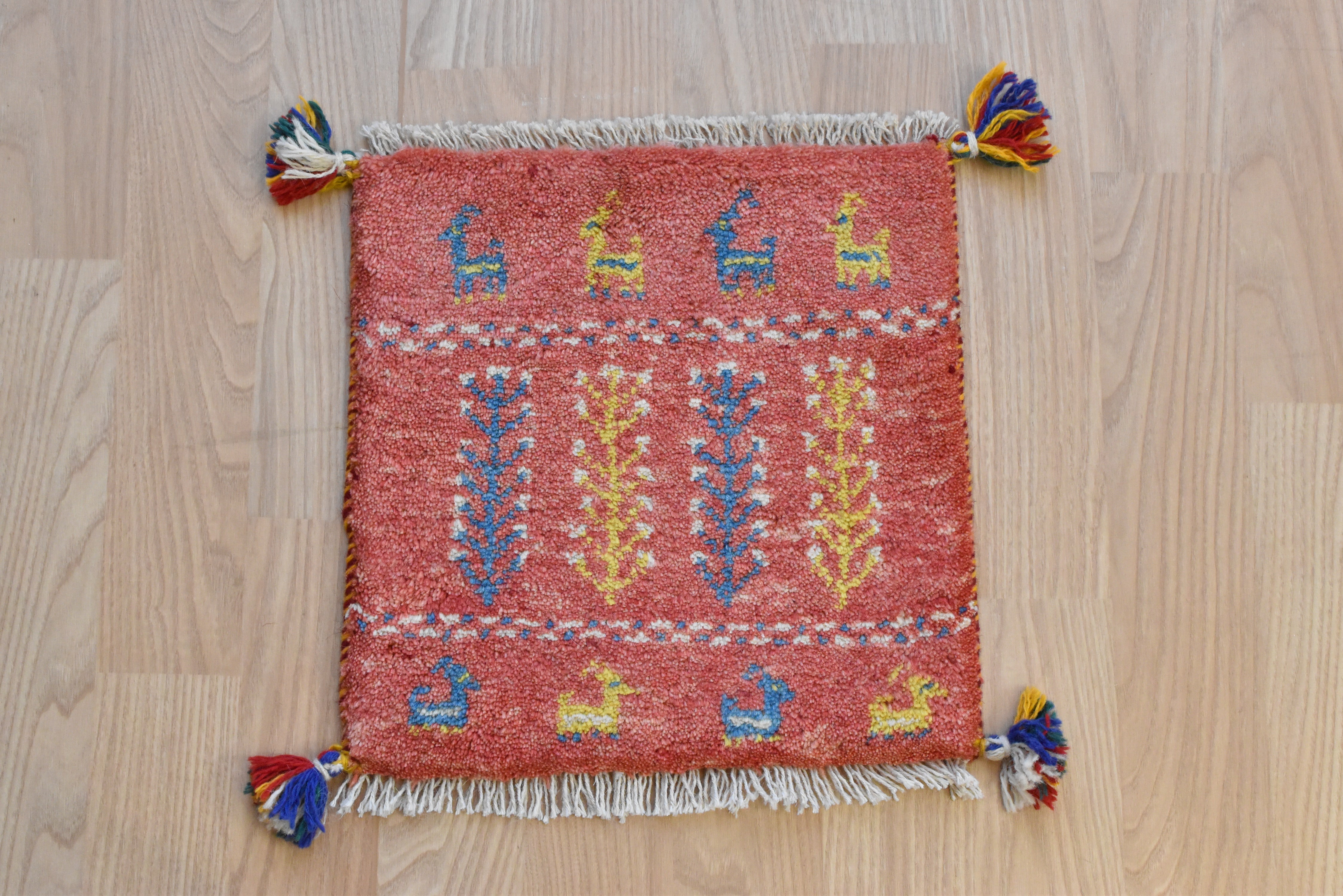 ギャッベ イラン産 <br>座布団サイズ 40×41
