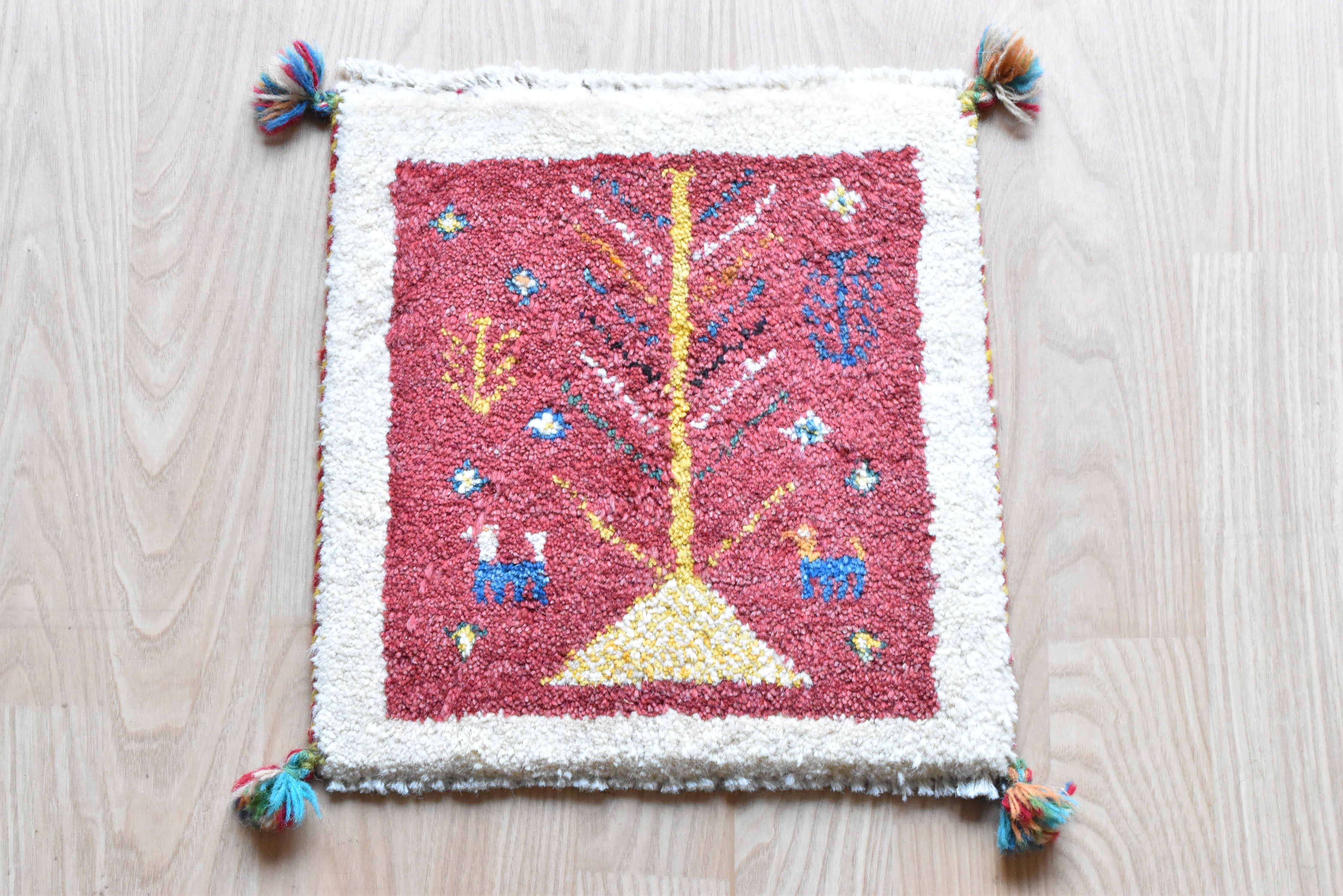 ギャッベ イラン産 <br>座布団サイズ 40×41