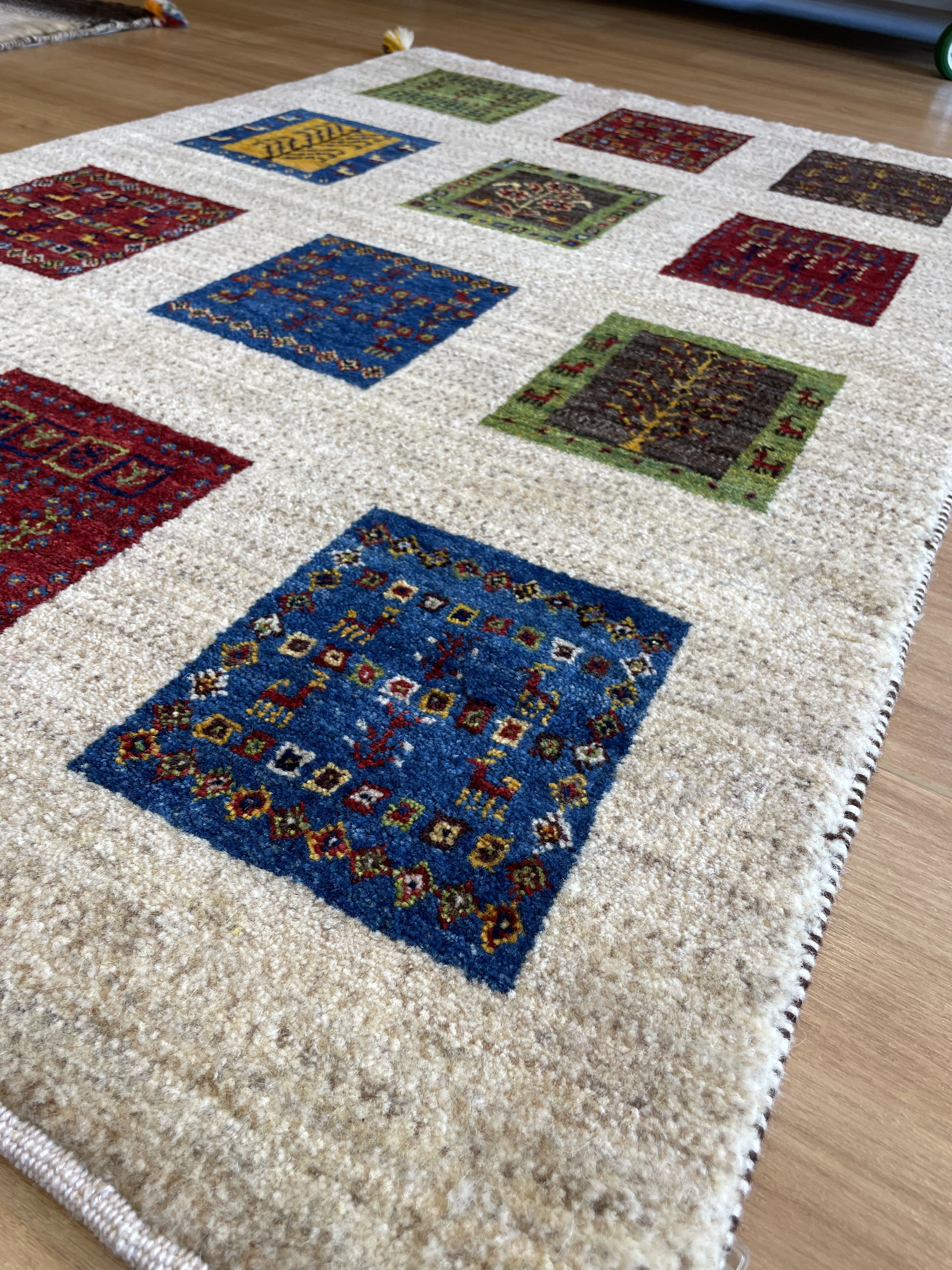 ギャッベ イラン産<br>玄関マットサイズ 134×85