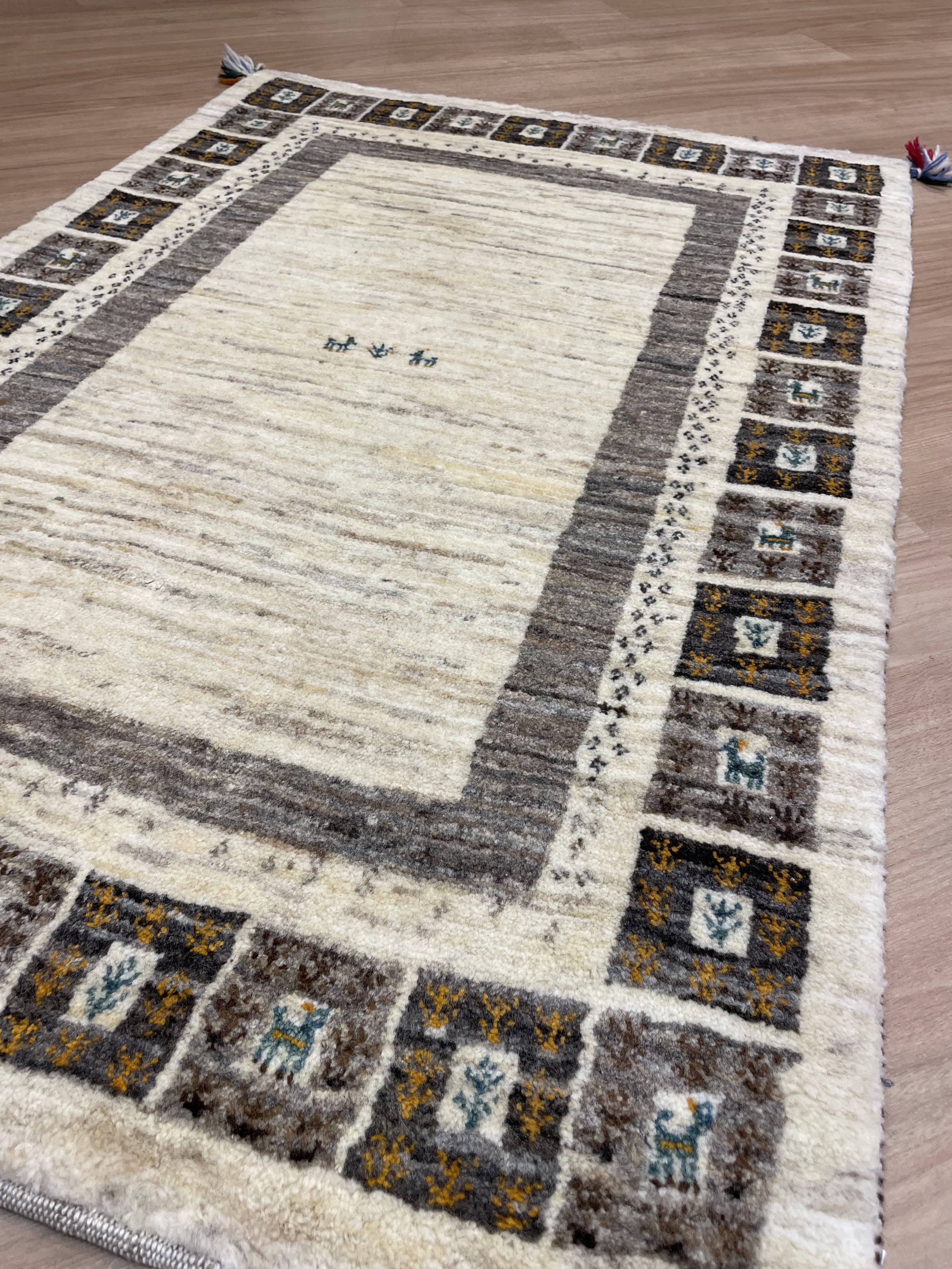 ギャッベ イラン産<br>玄関マットサイズ 126×84