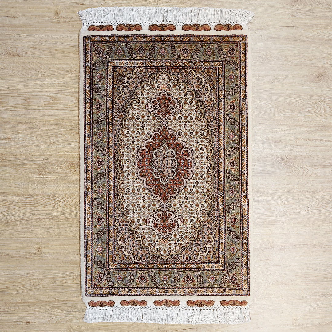 ペルシャ絨毯 イラン タブリーズ産<br>玄関マットサイズ 99×62