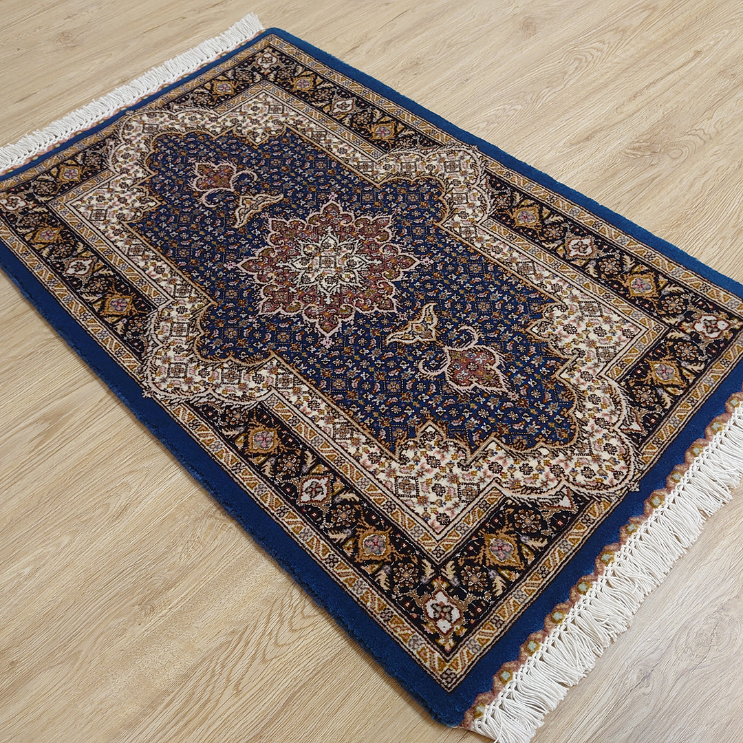 ペルシャ絨毯 イラン タブリーズ産<br>玄関マットサイズ 92×62