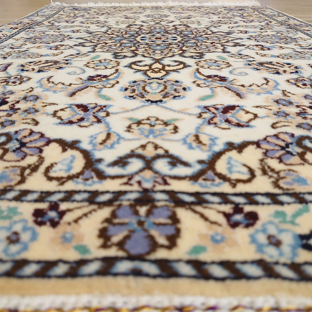 ペルシャ絨毯 イラン ナイン産<br>玄関マットサイズ 90×62