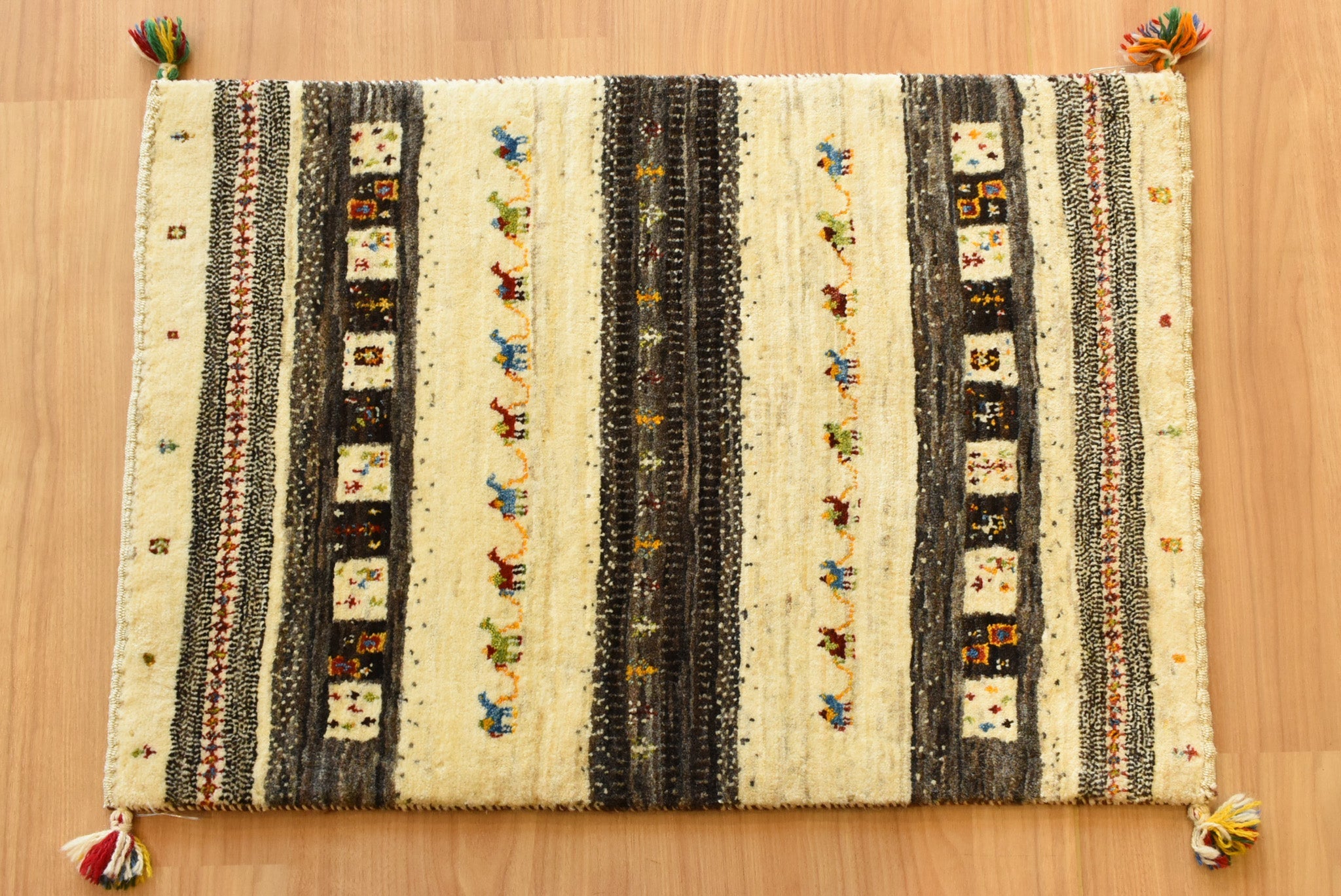ギャッベ イラン産<br>玄関マットサイズ<br>サイズ:約66×94<br>【商品番号:79624】
