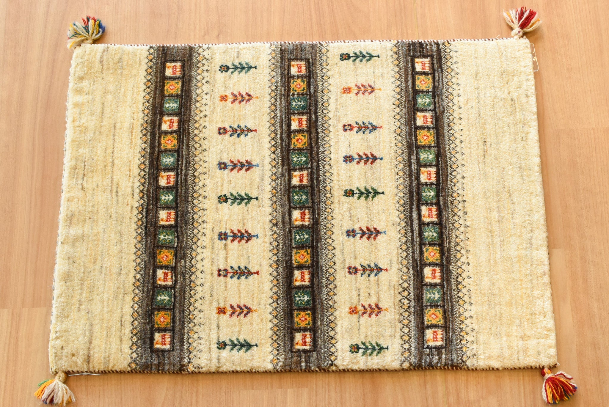 ギャッベ イラン産<br>玄関マットサイズ<br>サイズ:約65×88<br>【商品番号:55541】