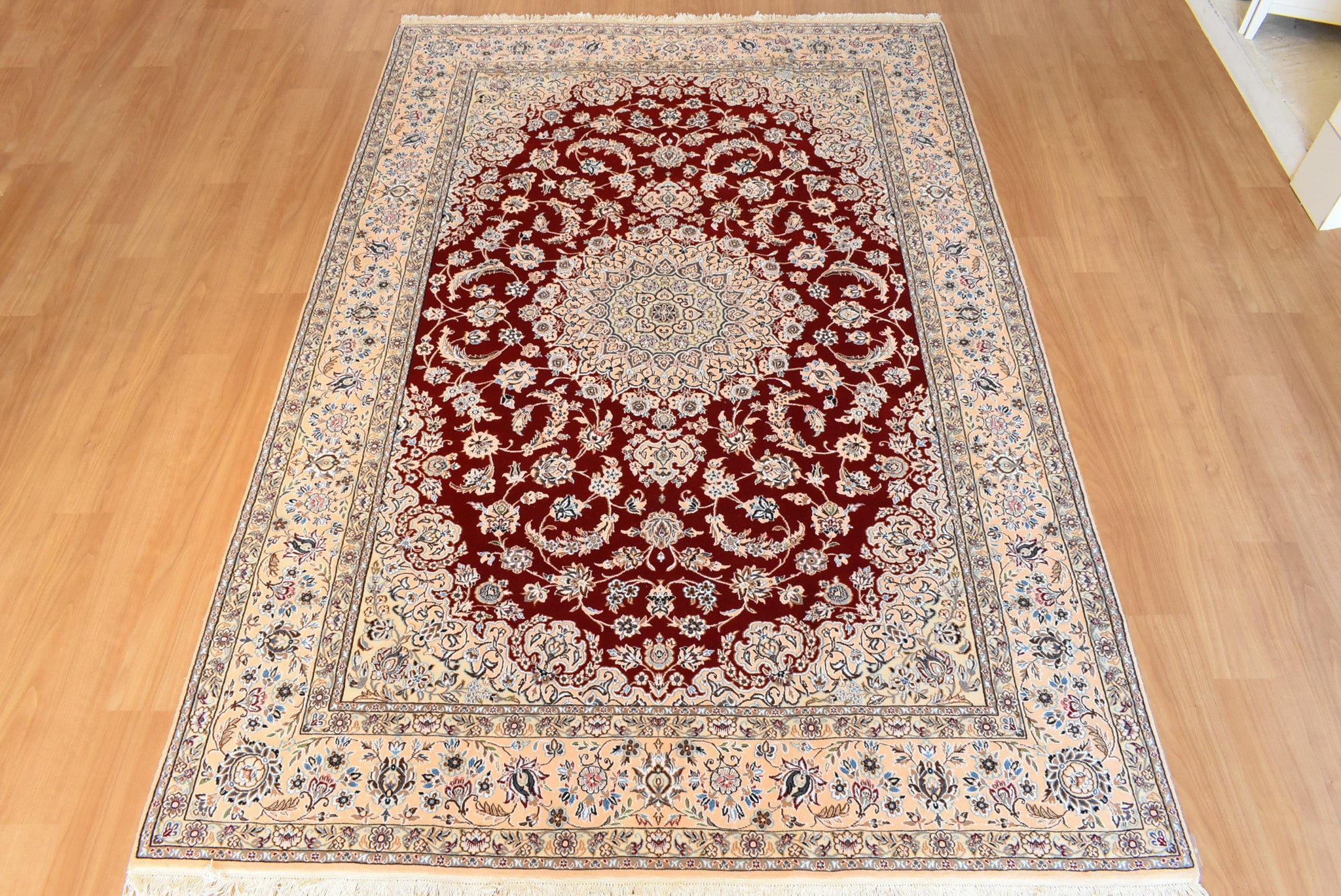 ペルシャ絨毯 イラン ナイン産<br>リビングサイズ 204×300