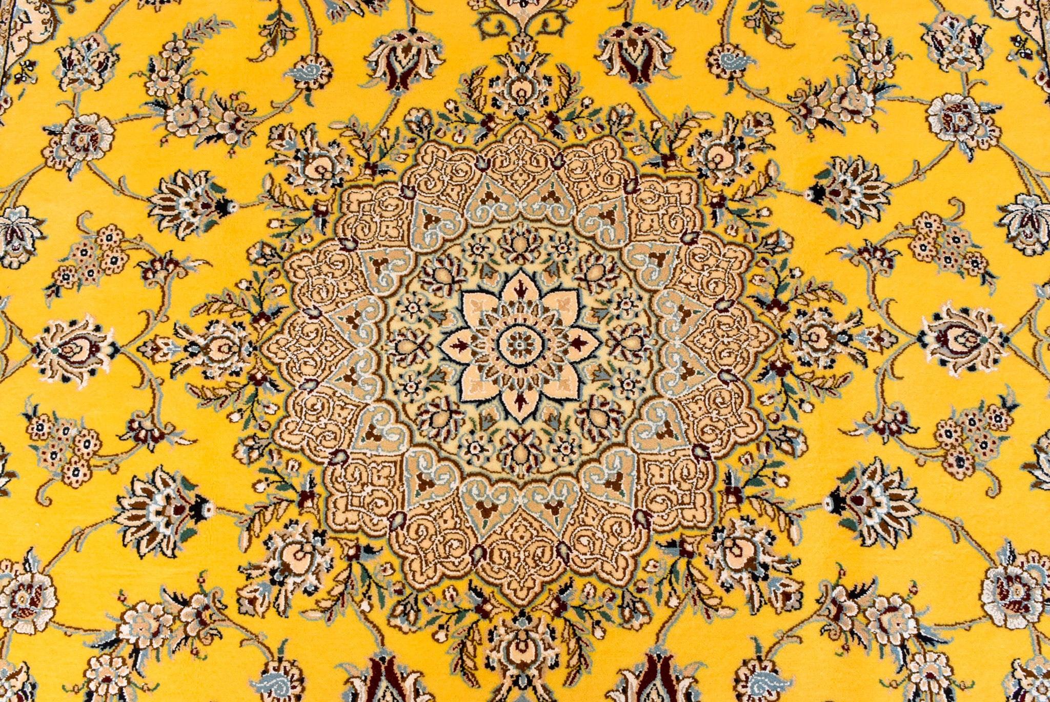 ペルシャ絨毯 イラン ナイン産<br>リビングサイズ 201×309