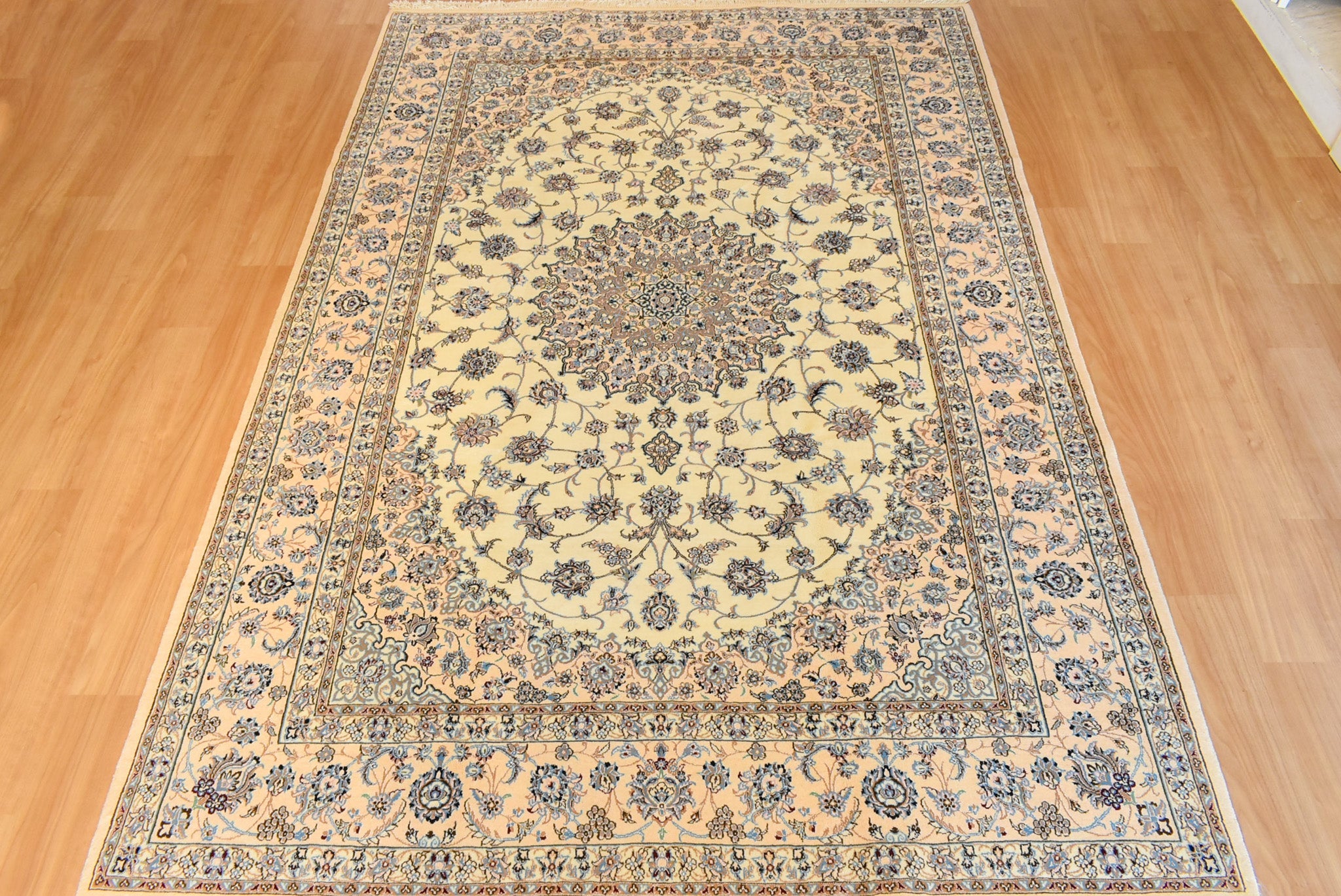 ペルシャ絨毯 イラン<br> ナイン産<br>サイズ:約203×305<br>【商品番号:51718】