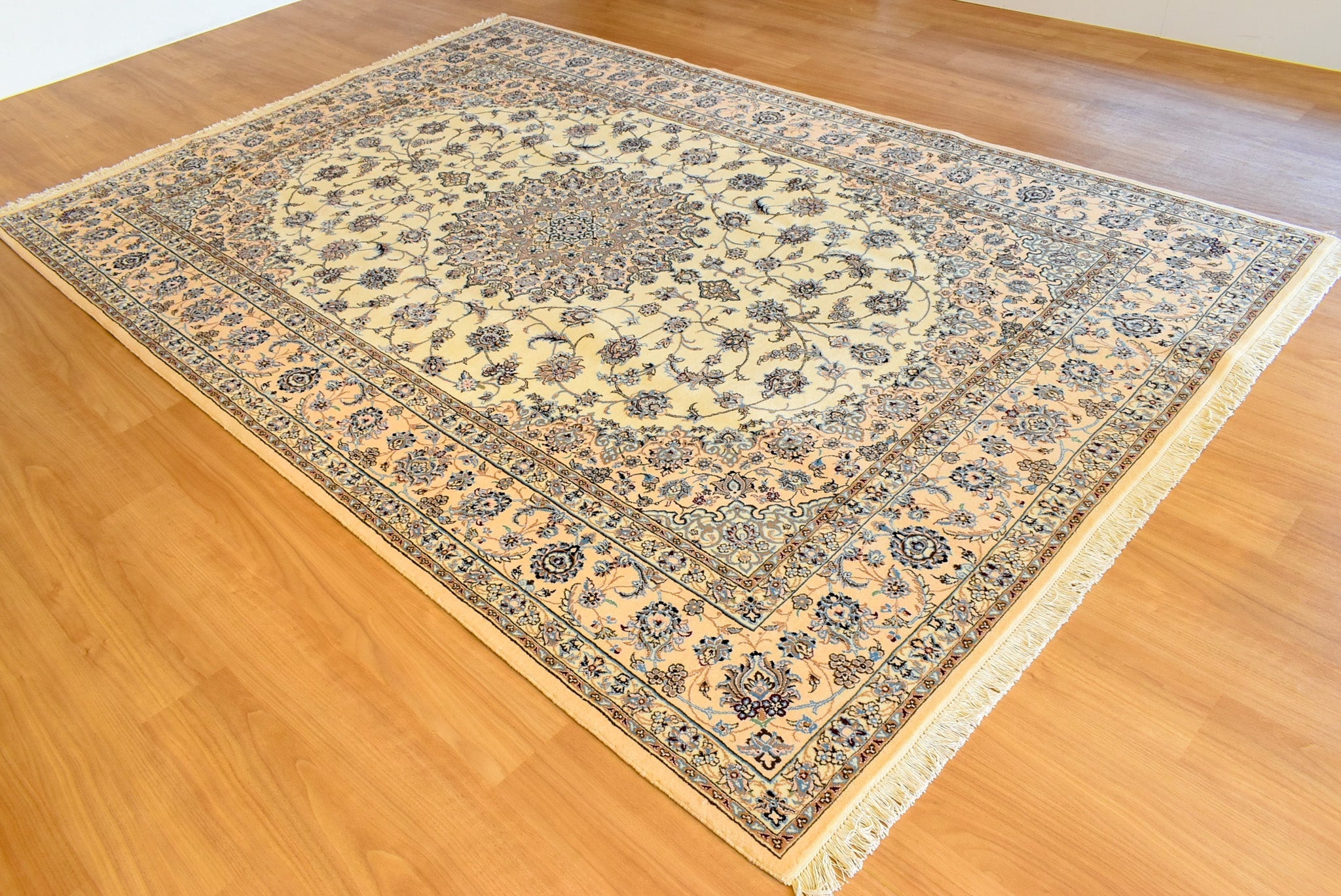 ペルシャ絨毯 イラン<br> ナイン産<br>サイズ:約203×305<br>【商品番号:51718】