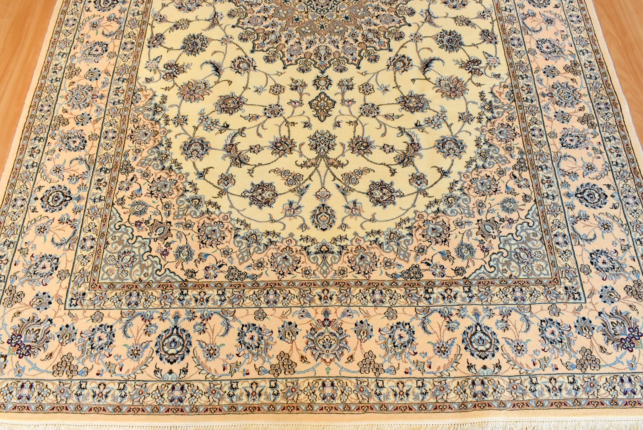 ペルシャ絨毯 イラン<br> ナイン産<br>サイズ:約203×305<br>【商品番号:51718】