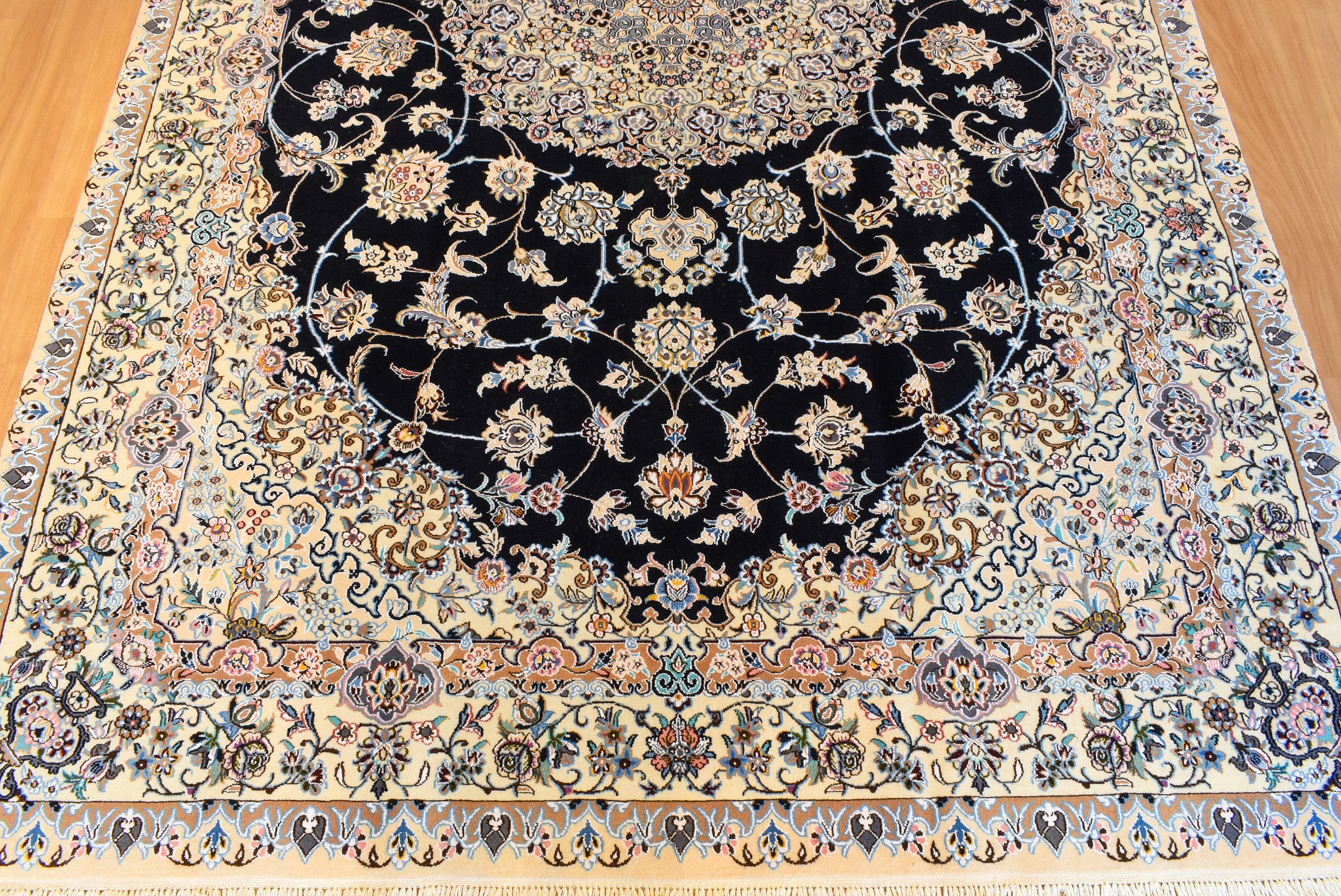 ペルシャ絨毯 イラン ナイン産<br>リビングサイズ 200×310