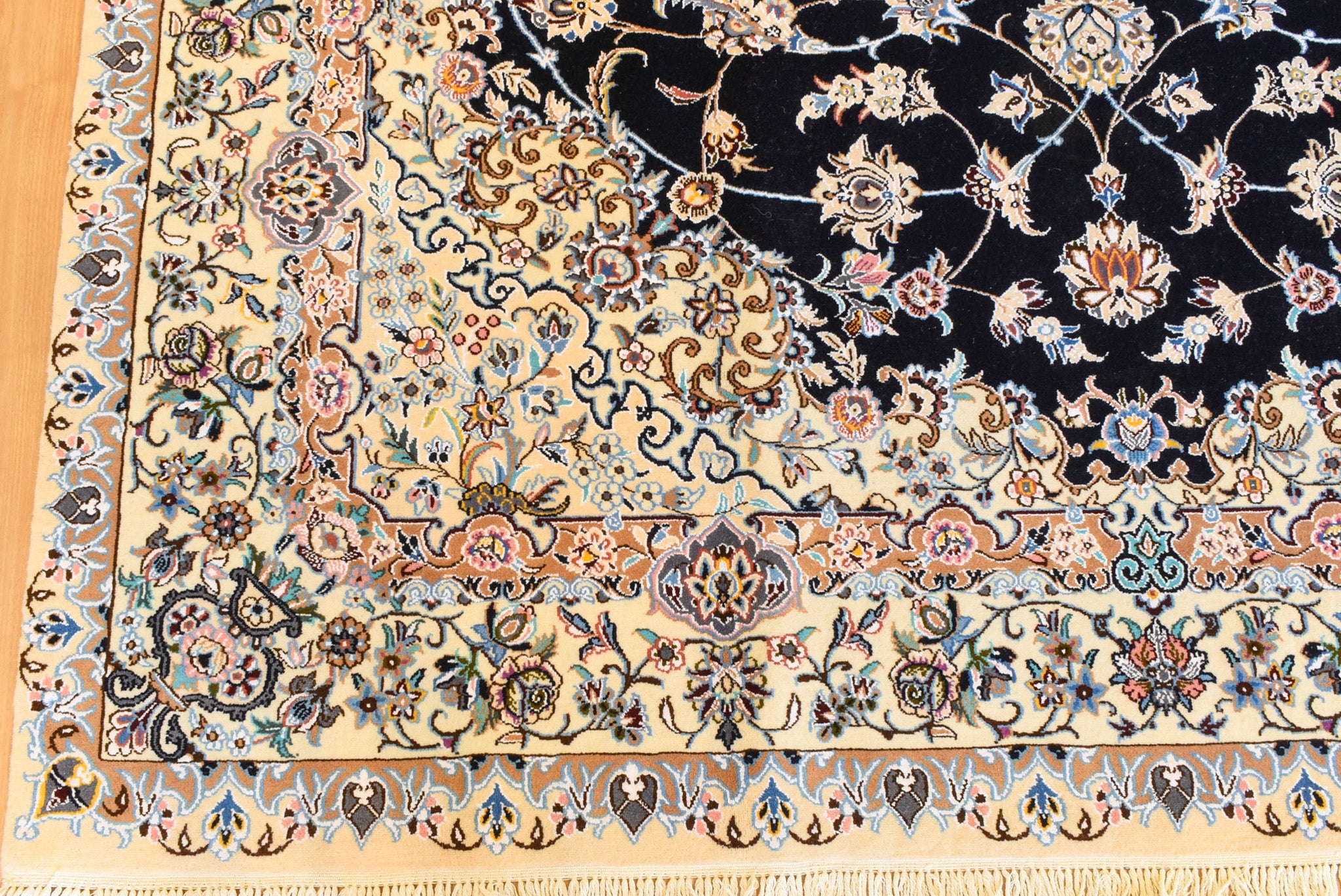 ペルシャ絨毯 イラン ナイン産<br>リビングサイズ 200×310