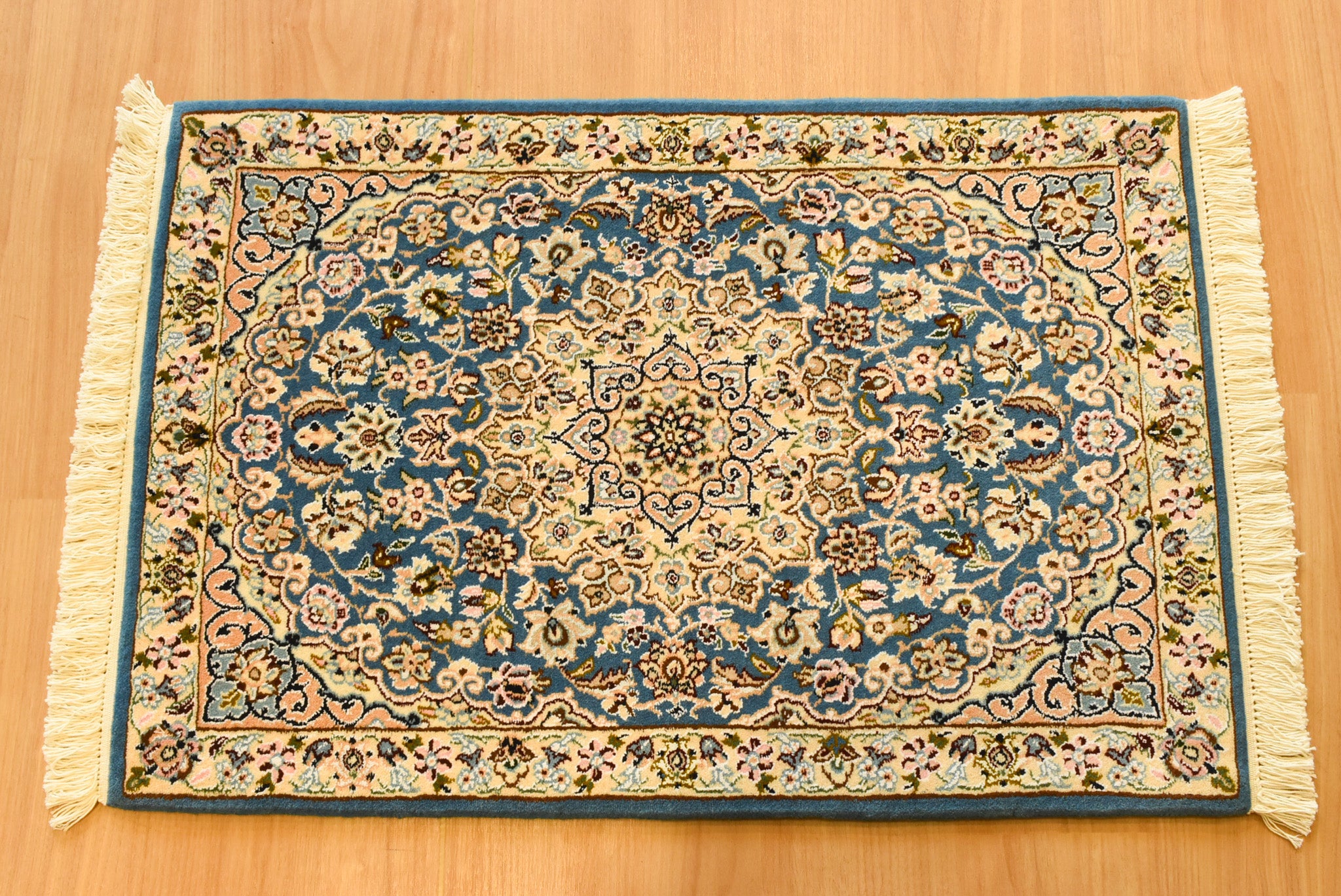 ペルシャ絨毯 イラン ナイン産<br>玄関マットサイズ 約59×88