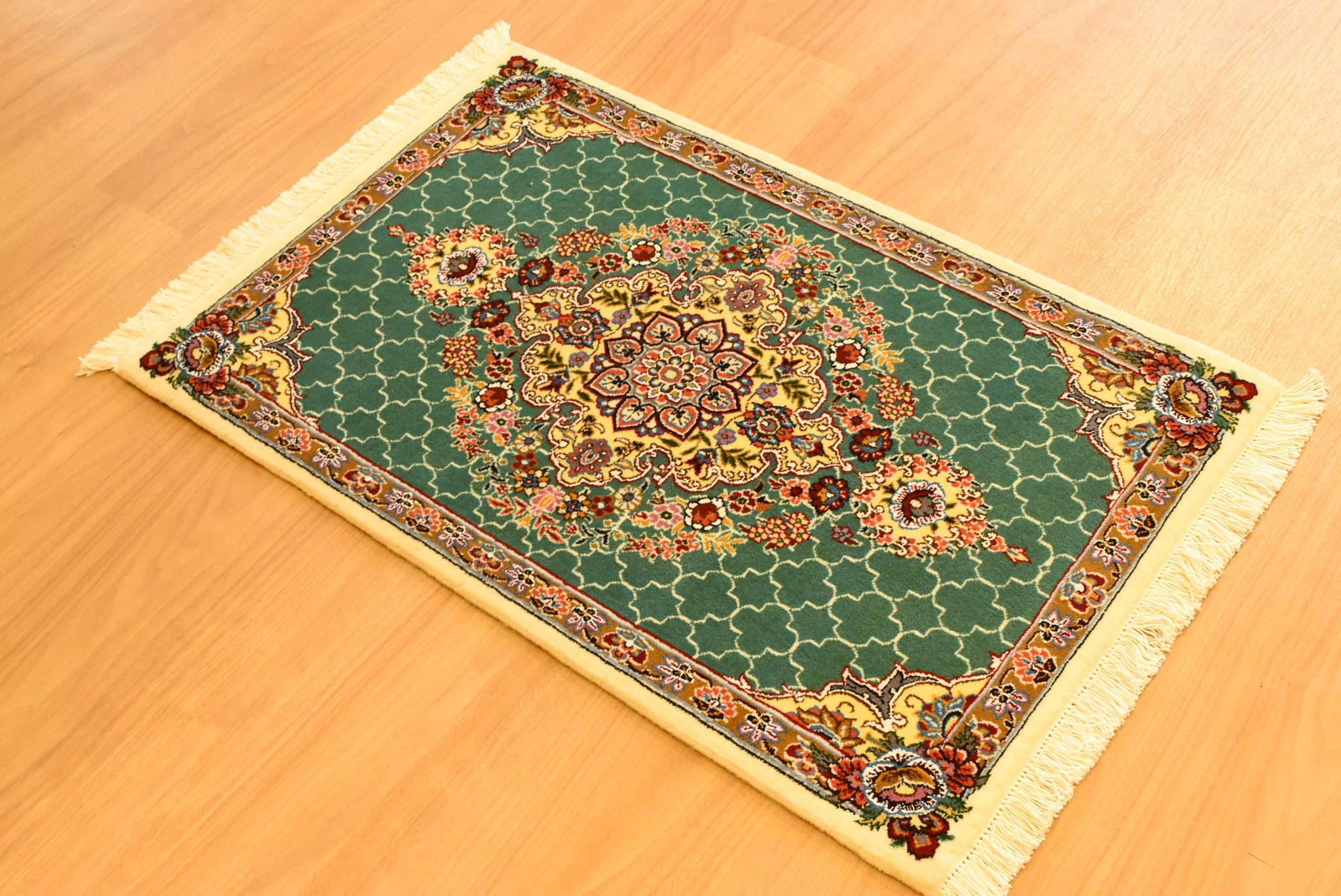 ペルシャ絨毯 イラン ナイン産<br>玄関マットサイズ 60×92