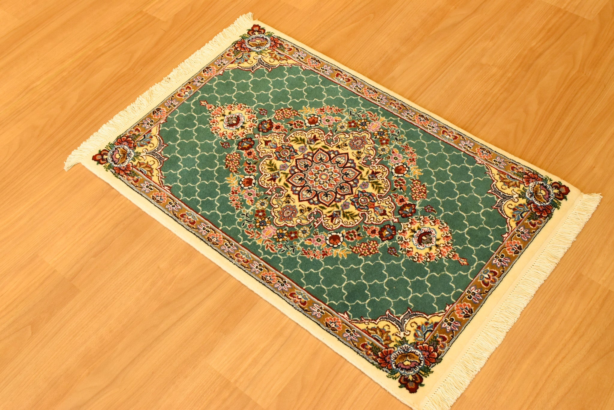 ペルシャ絨毯 イラン<br> ナイン産<br>サイズ:約60×92<br>【商品番号:6971】