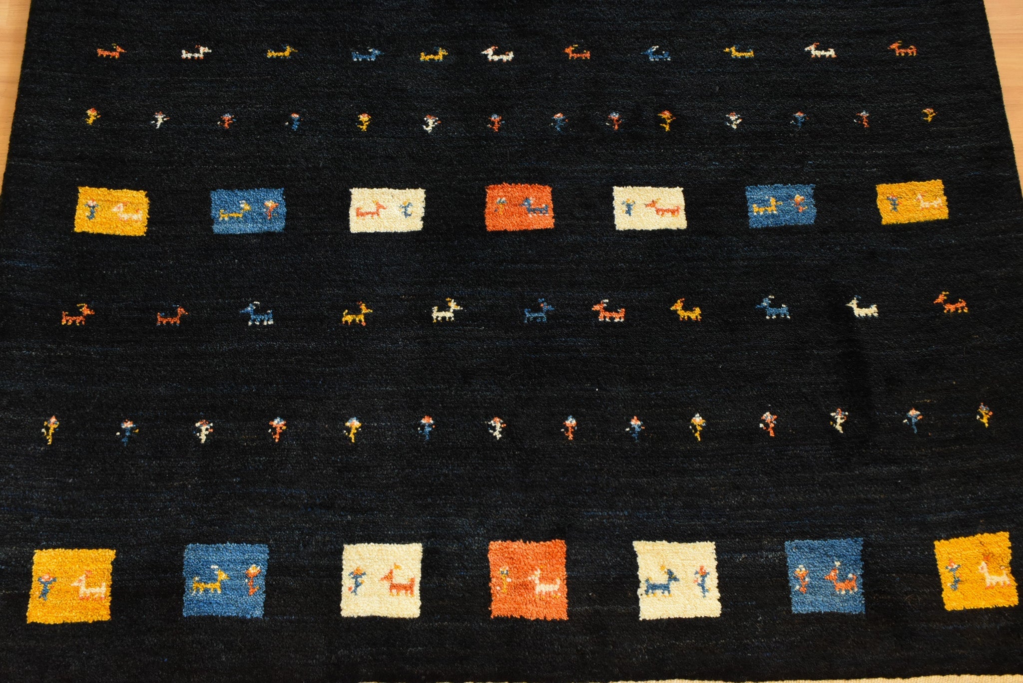 ギャッベ イラン産 <br>リビングサイズ<br>サイズ:約155×208<br>【商品番号:79808】