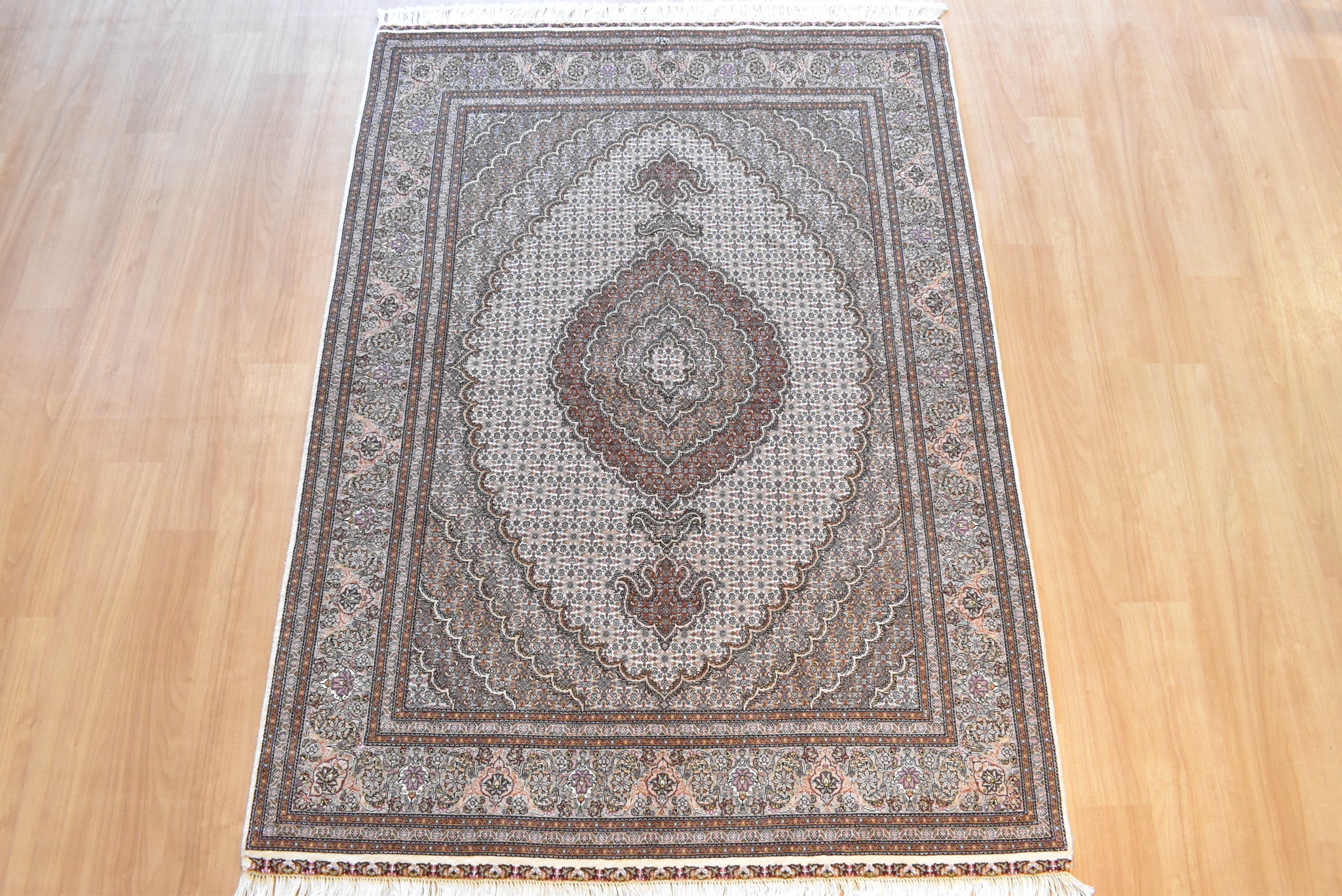 ペルシャ絨毯 イラン タブリーズ産玄関マットサイズ 200✕152