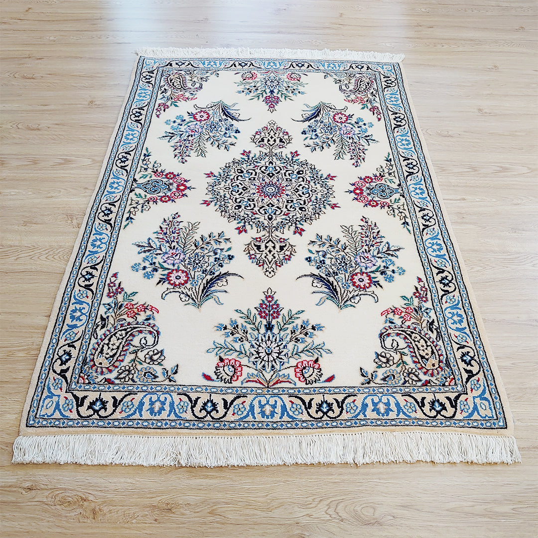 ペルシャ絨毯 イラン ナイン産<br>玄関マットサイズ 138×92