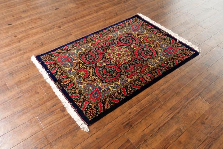 ペルシャ絨毯　イラン<br> クム産【Hajrahimi工房】120✕84<br>【商品番号： 4877】