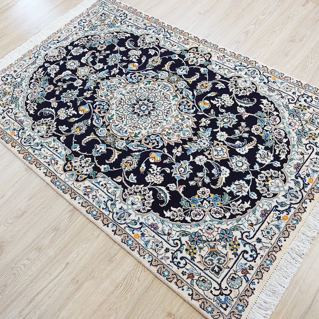 ペルシャ絨毯 イラン ナイン産<br>玄関マットサイズ 161×106