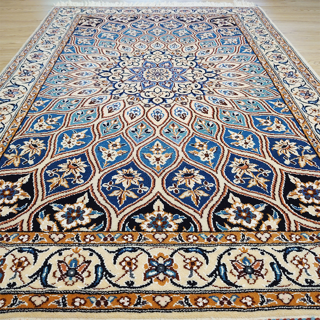 ペルシャ絨毯 イラン ナイン産<br>玄関マットサイズ 130×88
