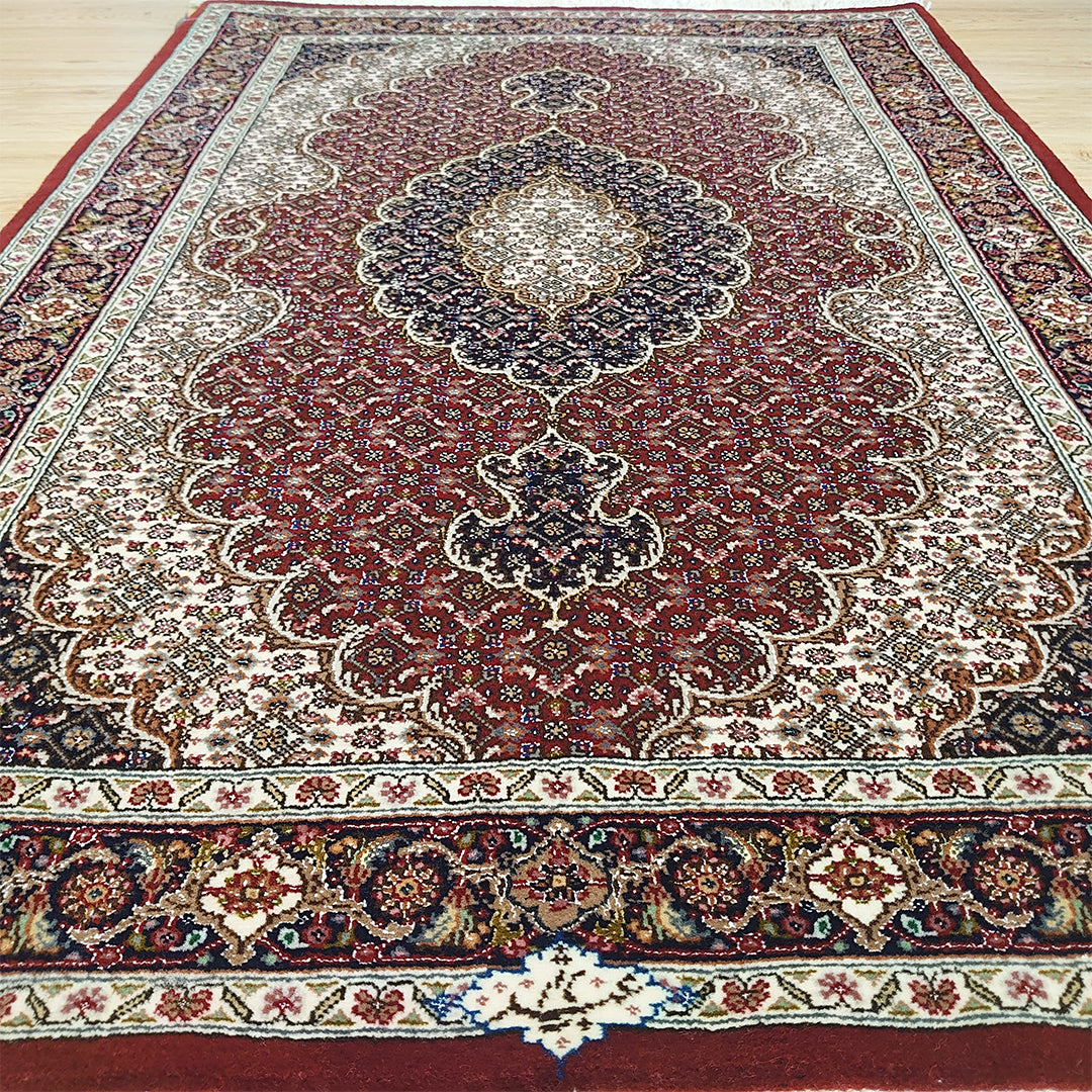 ペルシャ絨毯 イラン タブリーズ産<br>玄関マットサイズ 126×85