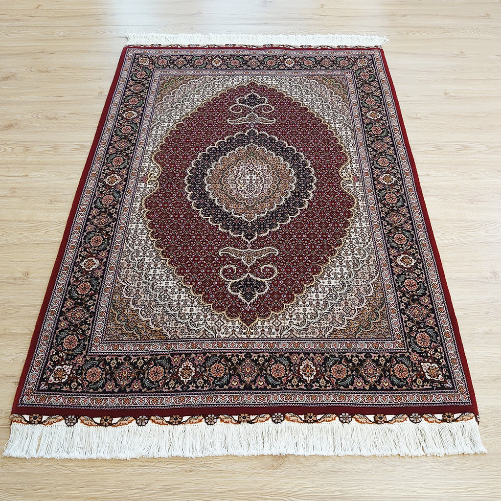 ペルシャ絨毯<br>イラン タブリーズ産<br>玄関マットサイズ 150×101