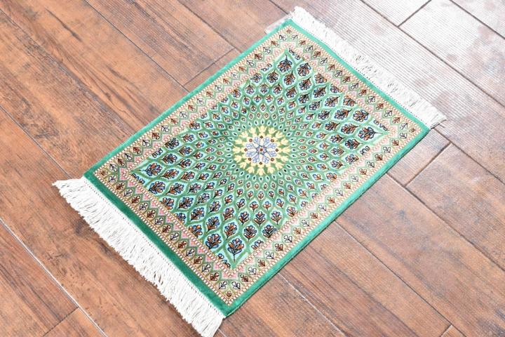 ペルシャ絨毯　イラン<br> クム産 43✕30【商品番号： 8970】