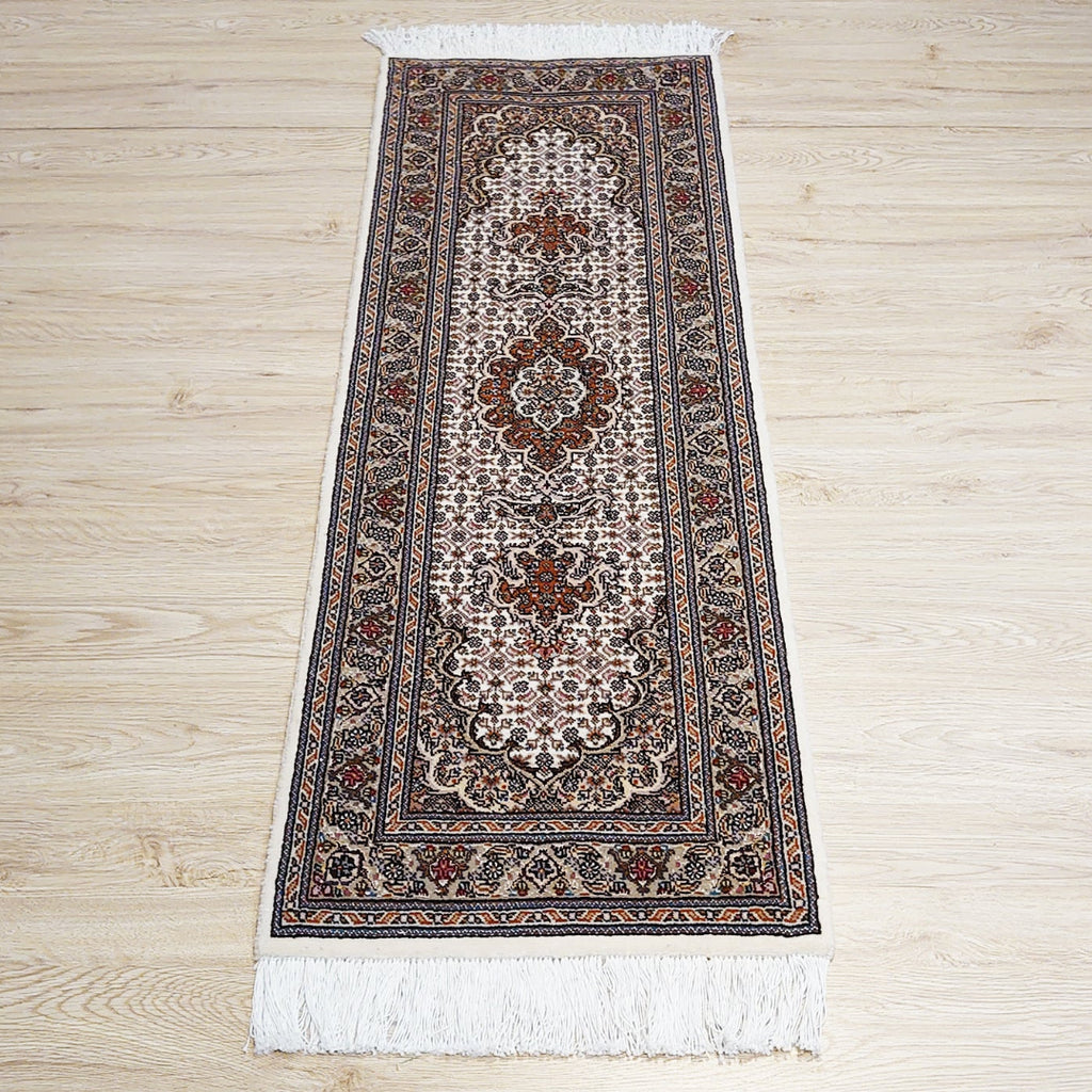 ペルシャ絨毯 イラン ナイン産<br>ロングサイズ 126×43