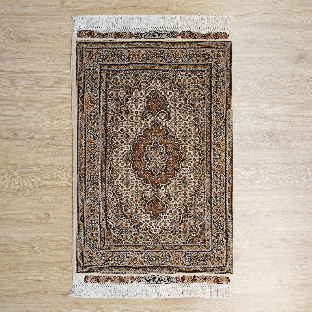 ペルシャ絨毯 イラン タブリーズ産<br>玄関マットサイズ 97×63