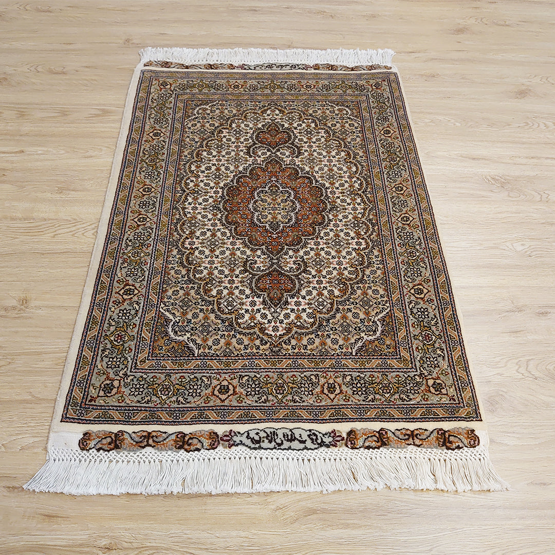 ペルシャ絨毯 イラン タブリーズ産<br>玄関マットサイズ 97×63