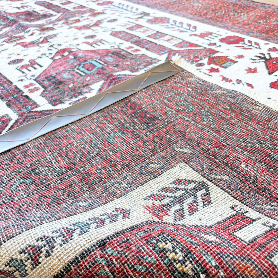 トライバルラグ<br>イラン産 バルーチ<br>リビングサイズ 197×110