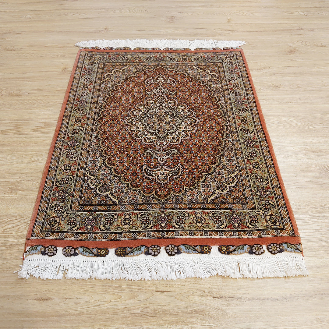 ペルシャ絨毯 イラン タブリーズ産<br>玄関マットサイズ 83×65