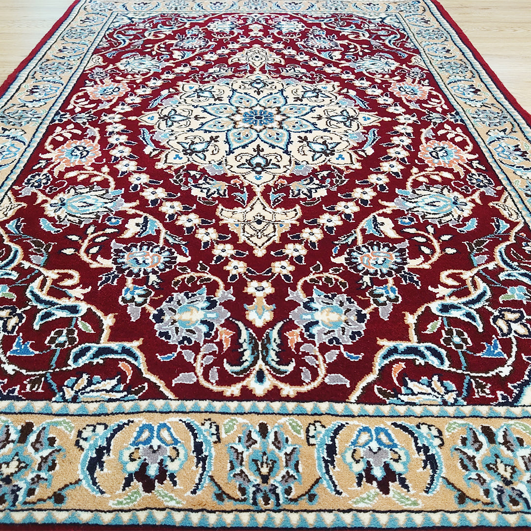 ペルシャ絨毯 イラン ナイン産<br>玄関マットサイズ 120×80