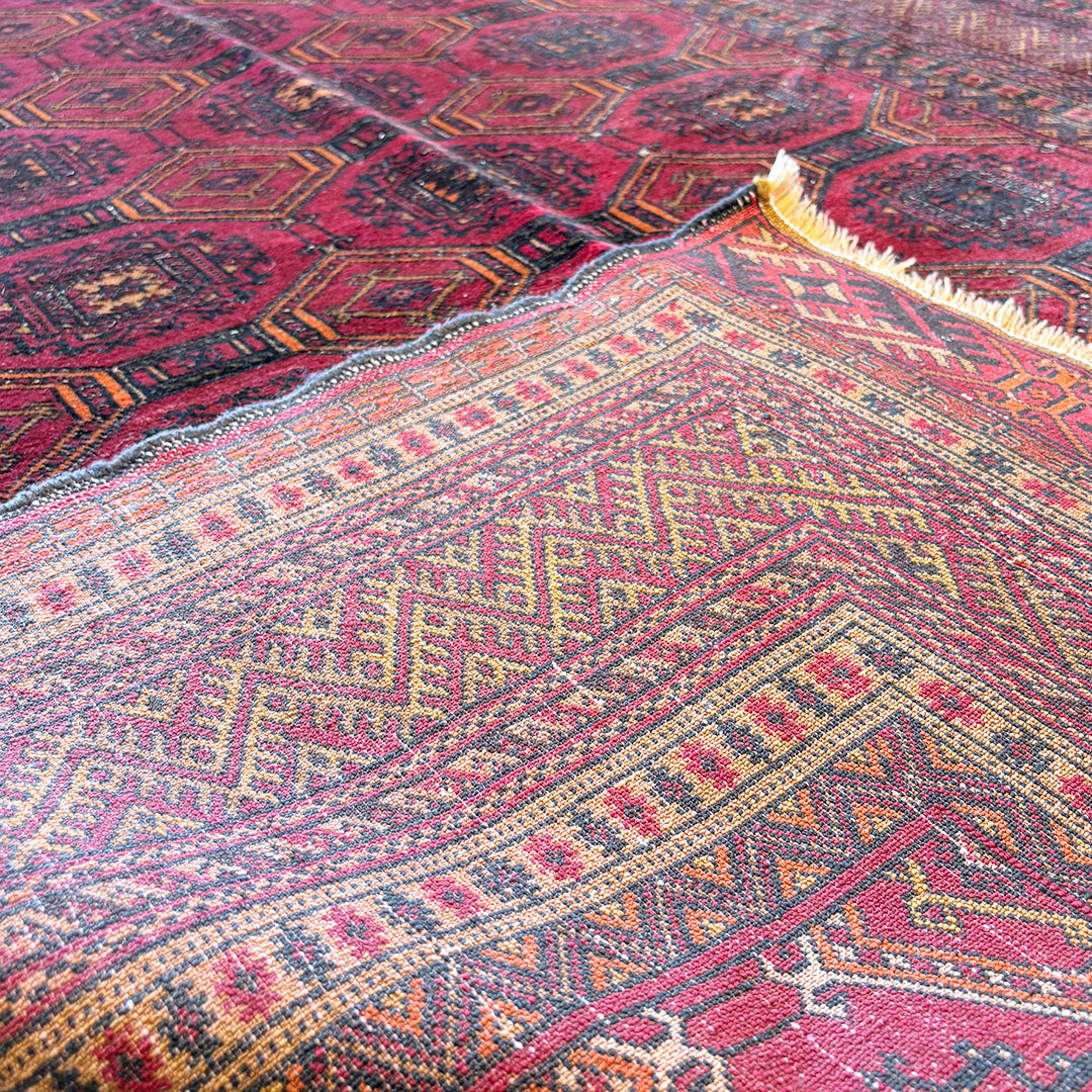 トライバルラグ<br>イラン産 バルーチ<br>リビングサイズ 185×135