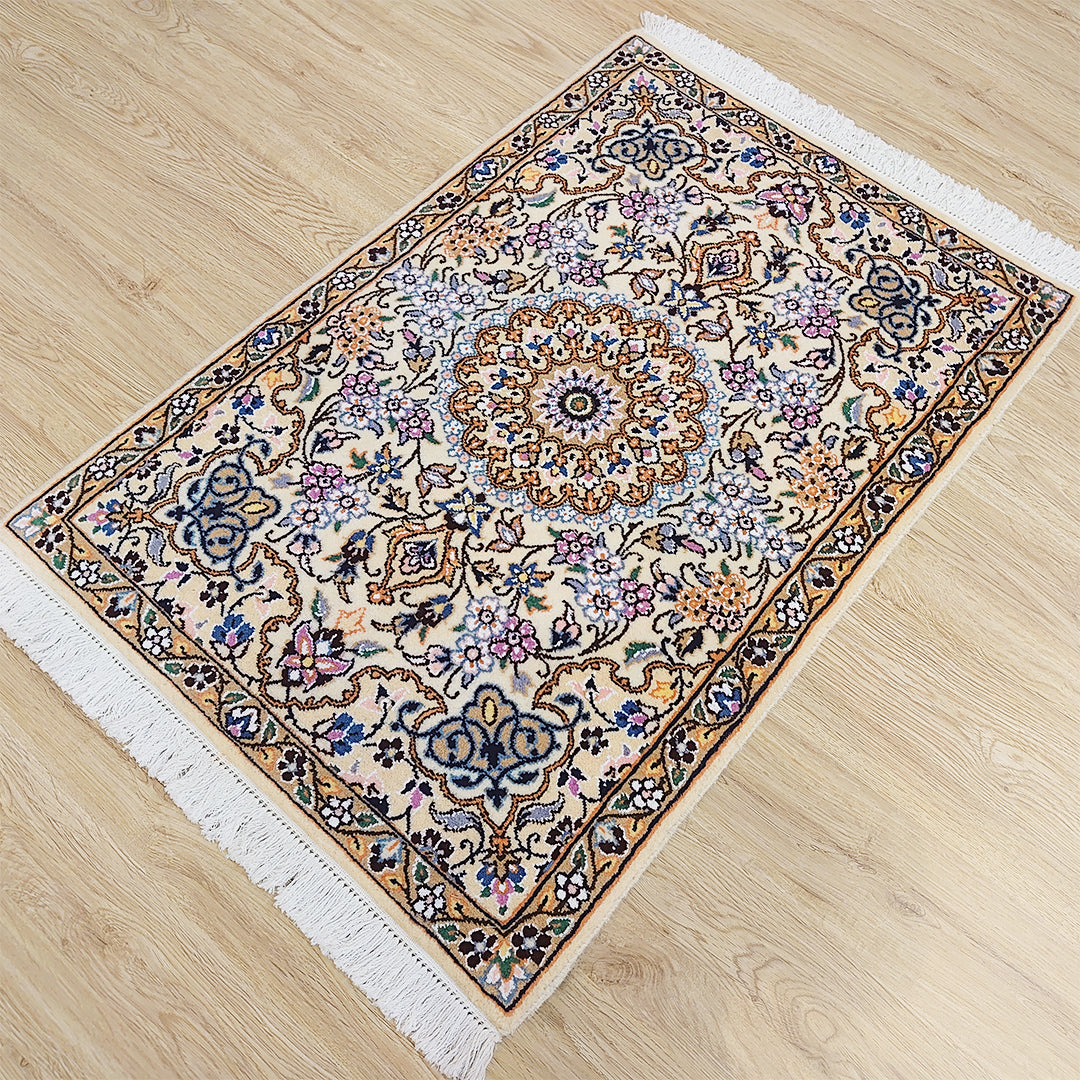 ペルシャ絨毯 イラン ナイン産<br>玄関マットサイズ 89×60