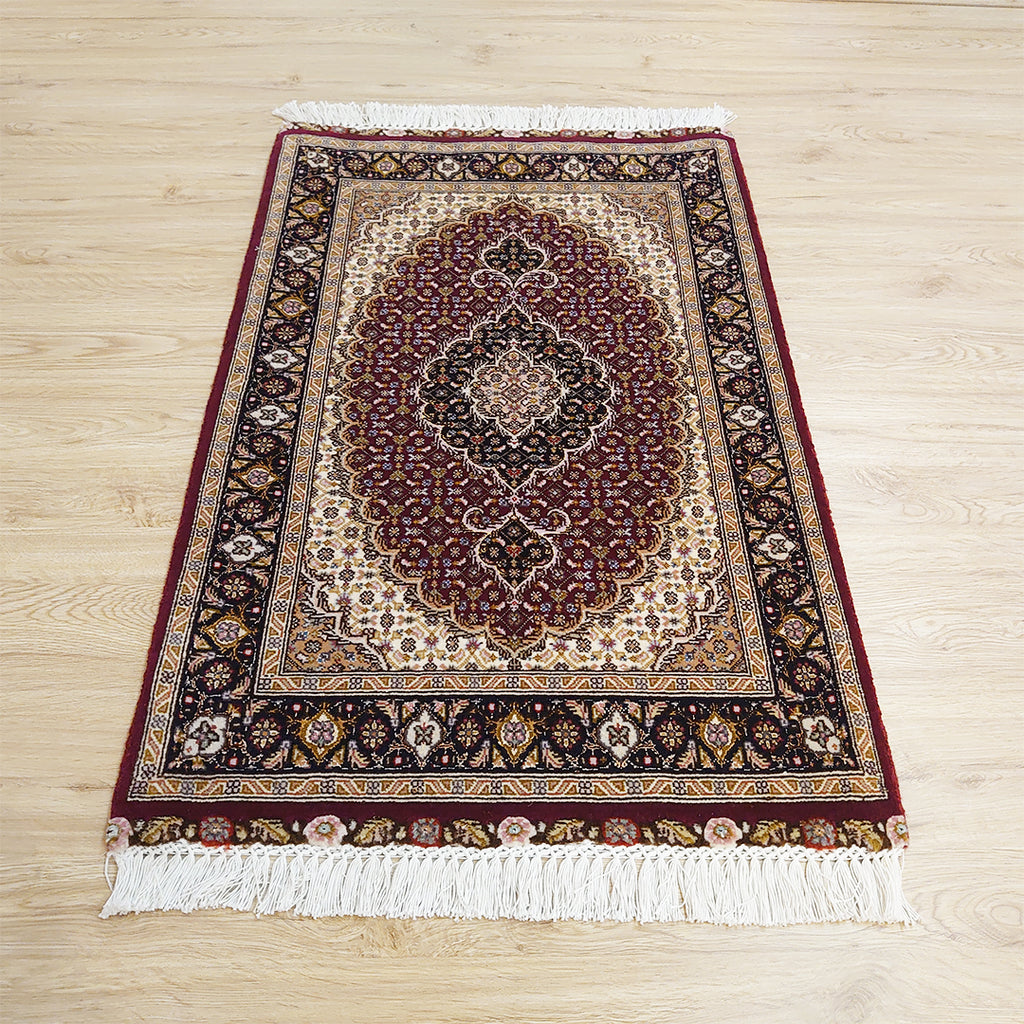 ペルシャ絨毯<br>イラン タブリーズ産<br>玄関マットサイズ 100×64