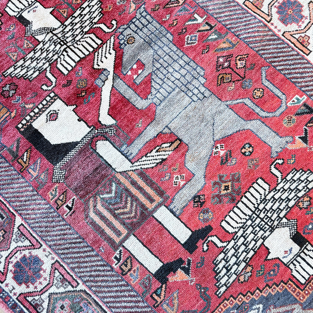 トライバルラグ<br>イラン産<br>リビングサイズ 152×110
