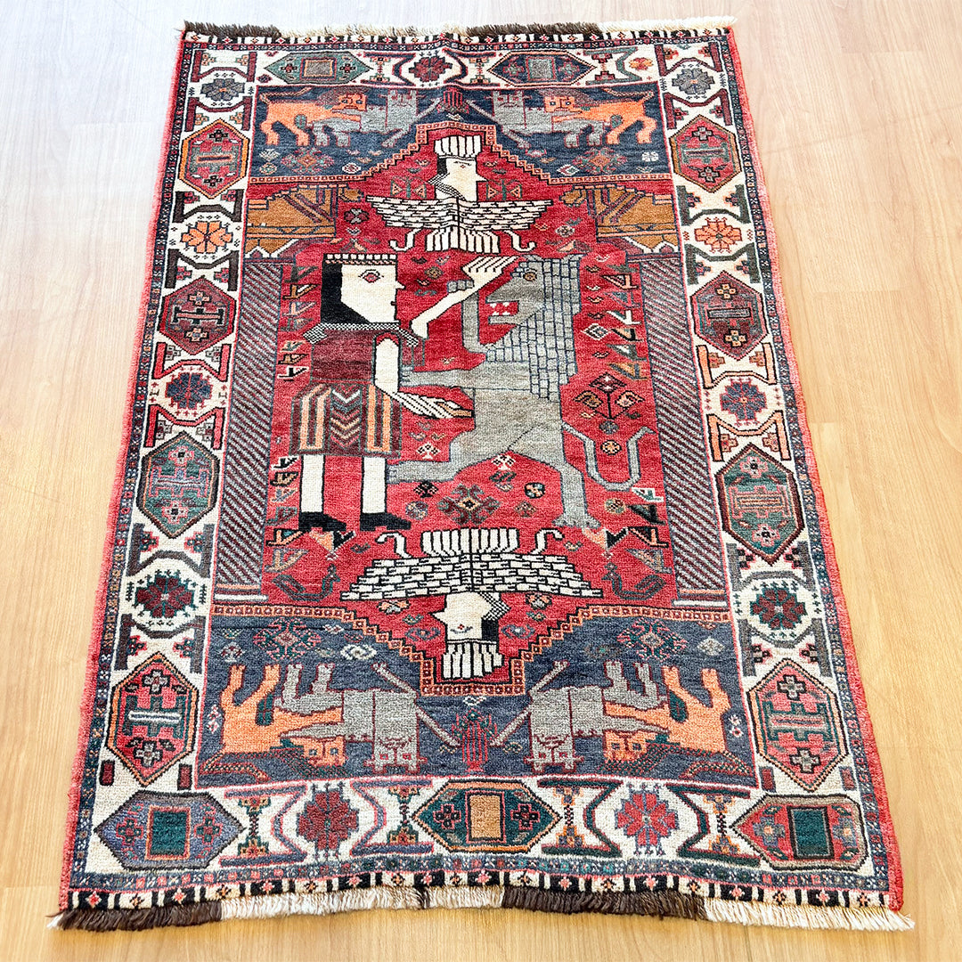 トライバルラグ<br>イラン産<br>リビングサイズ 152×110
