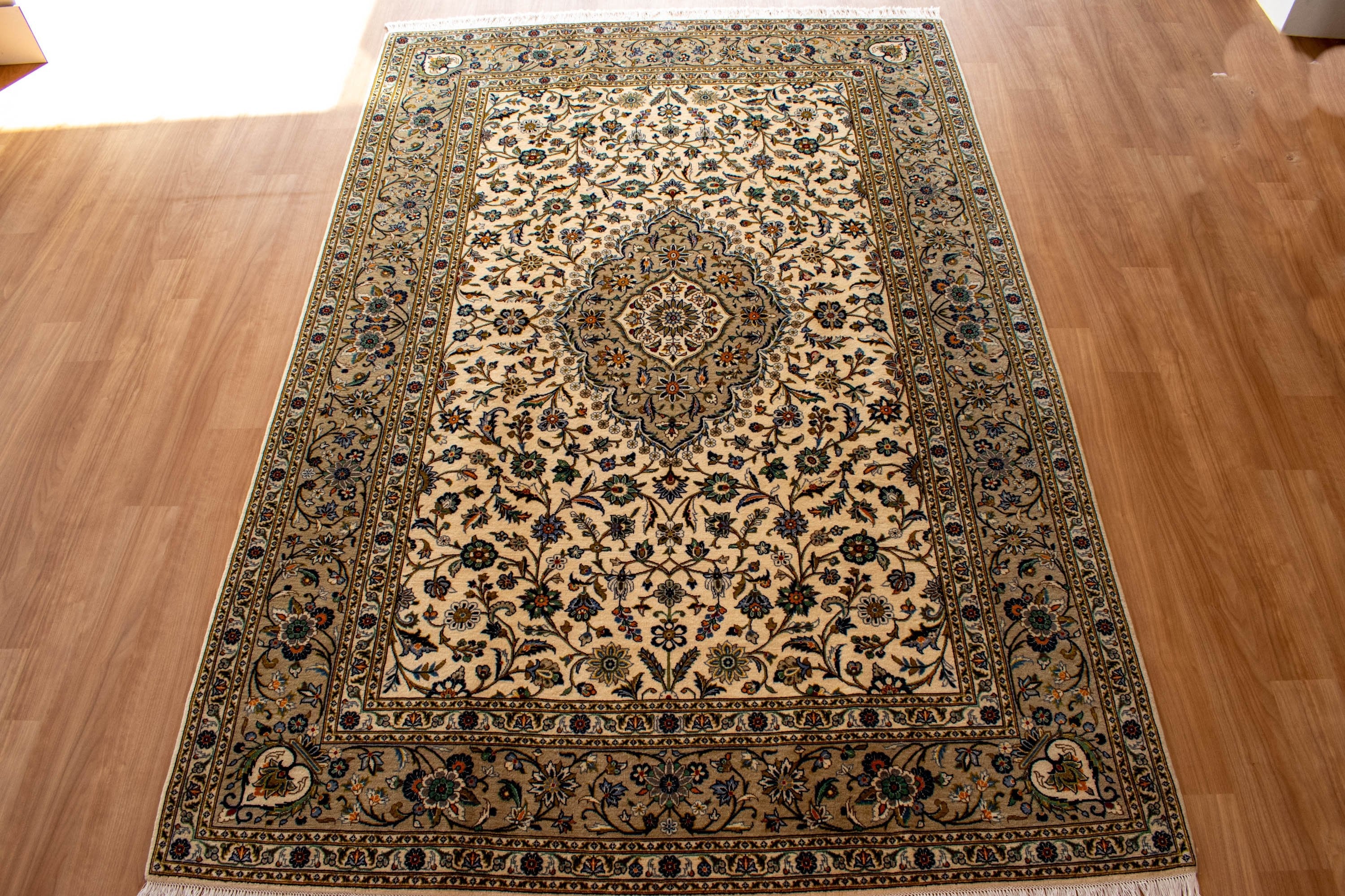ペルシャ絨毯　イラン<br> カシャーン産【FARSHMAH工房】300✕205<br>【商品番号：11663】