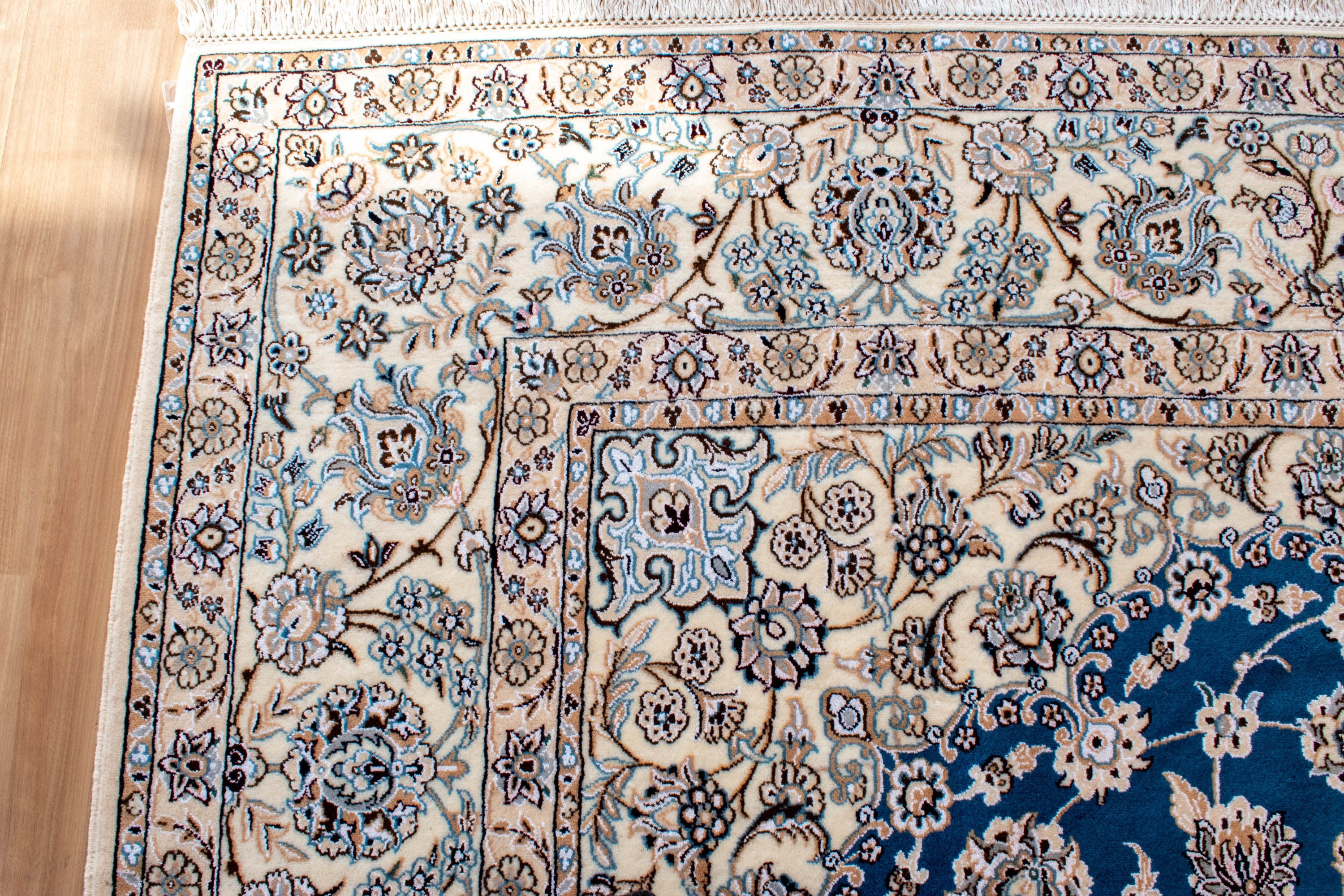 ペルシャ絨毯 イラン ナイン産リビングサイズ 300✕246