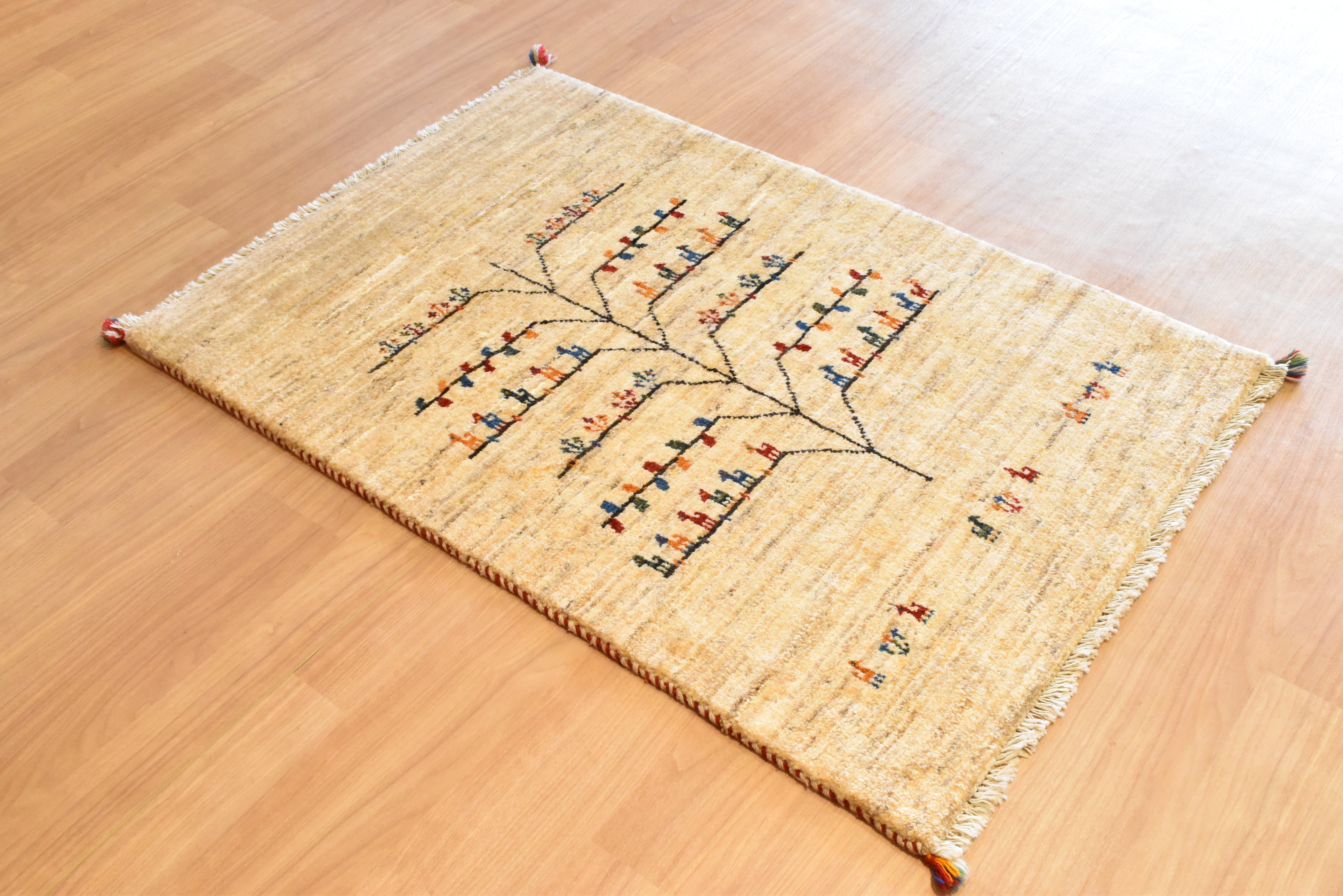 ギャッベ　イラン産 <br>玄関サイズ 128✕87<br>【商品番号：13550】
