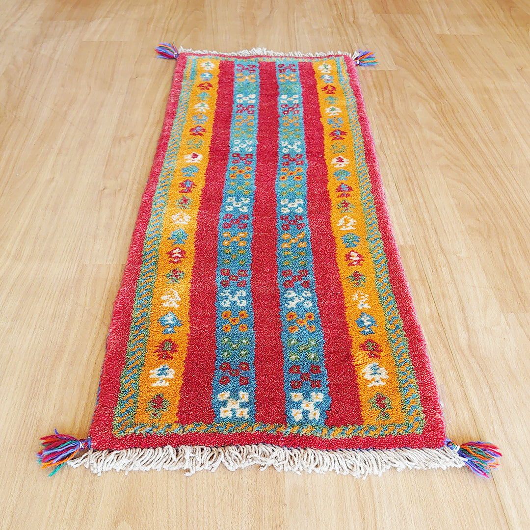 ギャッベ　イラン産 <br>ロングサイズ 116×42