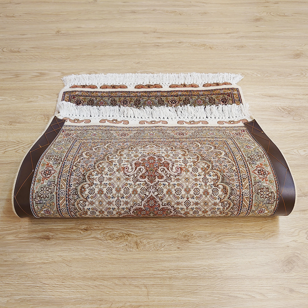 ペルシャ絨毯 イラン タブリーズ産<br>玄関マットサイズ 99×62